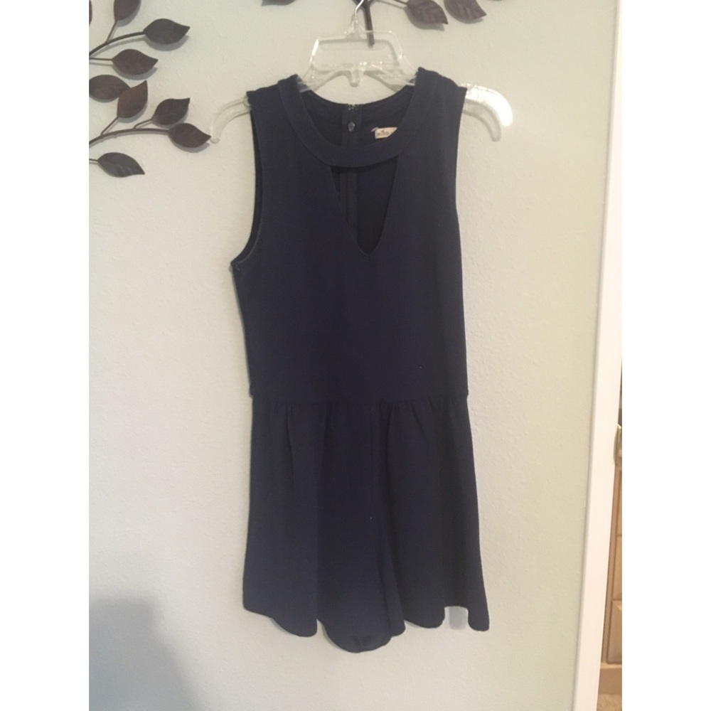 💥3/$10 Dresses! Hollister Romper/Playsuit